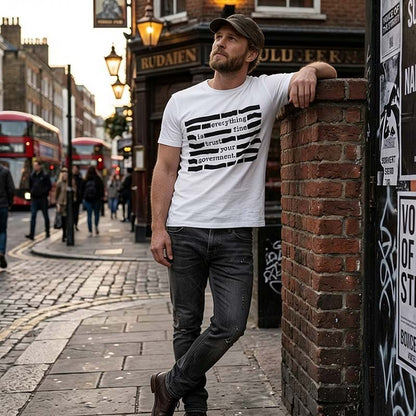 Satirisk T-shirt “Trust Your Government“