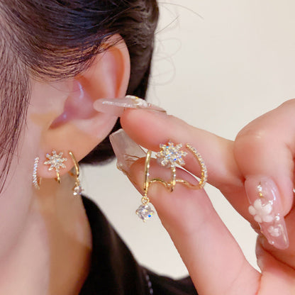 Glänsande klo-örhängen – elegant & tidlös design för vardag och fest ✨👂