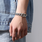 📿 60 % RABATT NU! ✨ Retro mantra-armband för män – sexstavig design, silverfinish & dubbel kedja – snyggt och meningsfullt 🖤